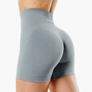 Alphalete Athletics Amplify Short Sz XS 4.5" In Utility Grey
